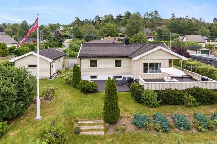 Leilighet Sentralt Til Sandefjord Og Torp Flyplass Exterior photo